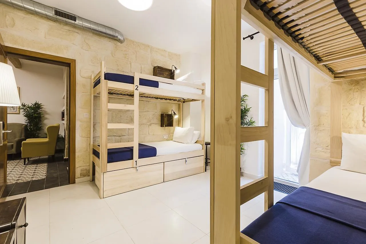 Two Pillows Boutique Hostel Sliema 3*,  Malta